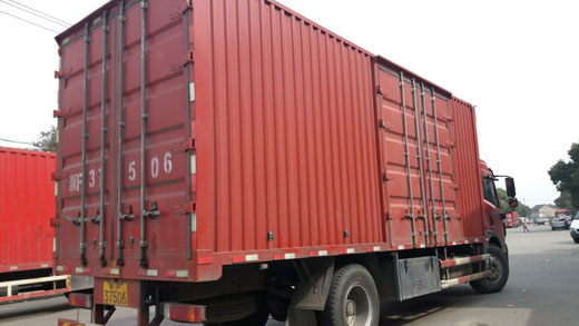 偉博物流貨運(yùn)卡車